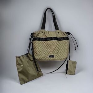 STEVE MADDEN Quilted Gym Bag Travel Cosmetic & Shoe Bag Included